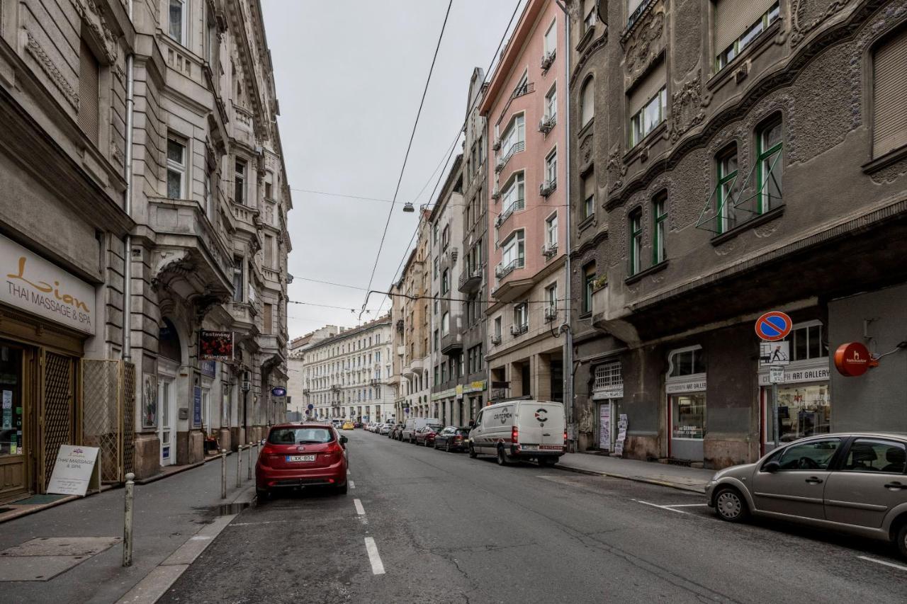 Downtown Charm In Budapeste Exterior foto
